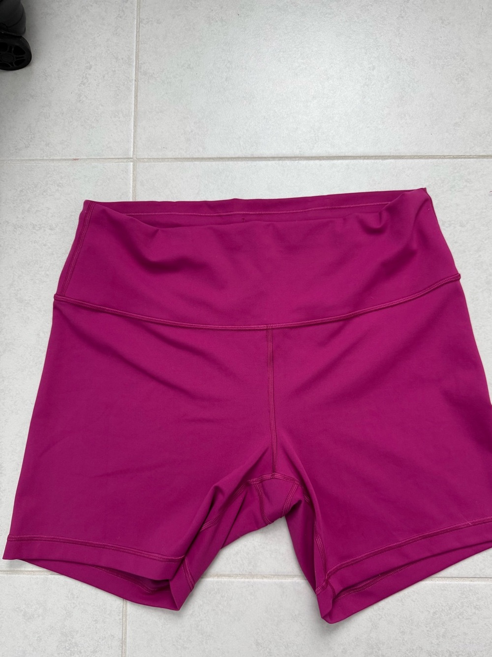 Lululemon Wunder Train  Shorts - Magenta